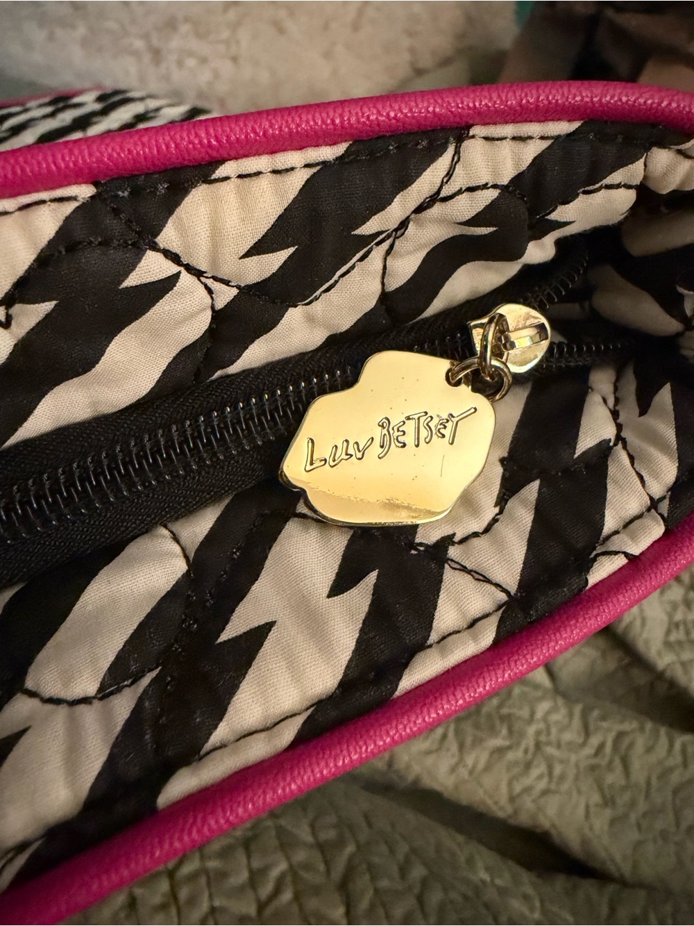 LUV Betsey by Betsey Johnson quilted chevron stripe tote bag with pink accents - Picture 7 of 8